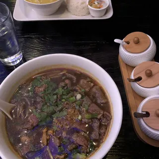 B01. Slice Beef Noodle Soup