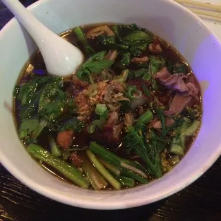 B07. Stewed Duck Leg Noodle Soup