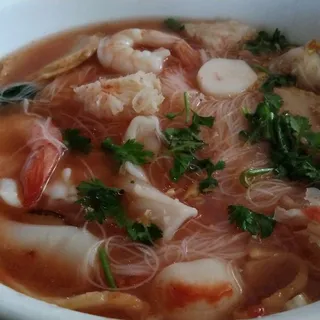 B12. Seafood Noodle Soup