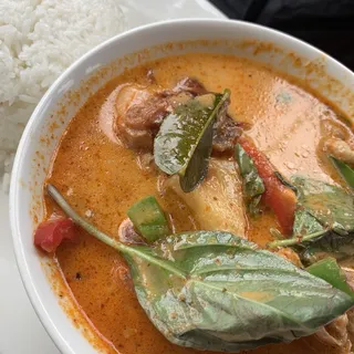 D06. Roasted Duck Curry