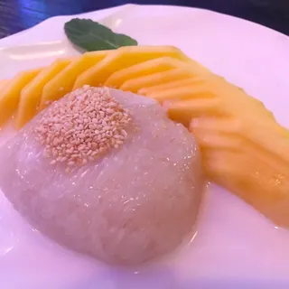 Sweet Sticky Rice with Mango