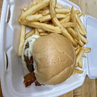 Bacon cheeseburger platter