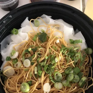 6. Combination Rice Stick & Egg Noodle Soup