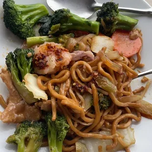 Chicken broccoli, vegetable chow main, and a shrimp from the war wonton soup lol