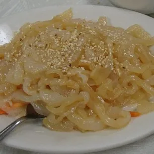 Sesame jellyfish served cold