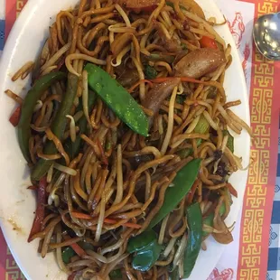 Vegetable Lo-Mein, this is the lunch portion ($5)!!