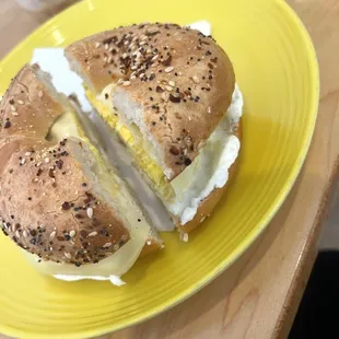 egg and cheese bagel (not good AT ALL)