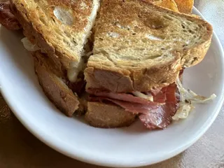 The Pub - Magnolia Point