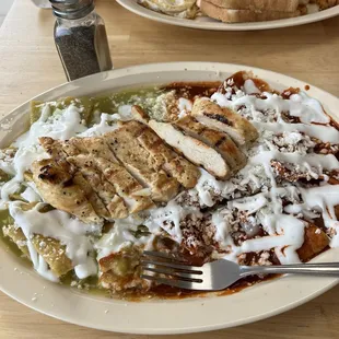 Chilaquiles half red half green (my custom request!)