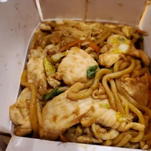 Chicken Chow Mein - they PACK these containers sooooo full!