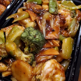 Shrimp woth Garlic Sauce - the veggies are all perfect tendercrisp!!