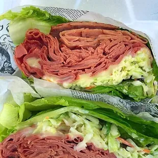My low carb no-bun sandwich was made to order and was so nice looking I didn&apos;t even miss the bun!