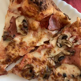 Pizza with 2 toppings (Ham and mushroom pizza)