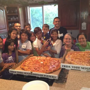 Got a big crew? Then NY Giant Pizza is what U do, x2!