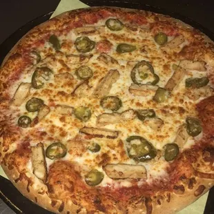 Large chicken, jalapeño pizza is outstanding!