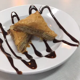 Mmmmmmm Baklava with chocolate syrup or Nutella!!!! Mmmmmmmm!!