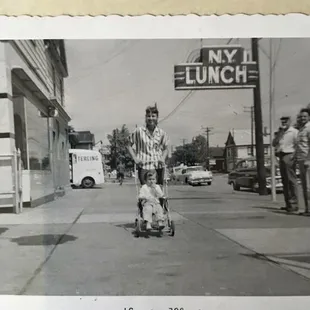 NYLunch 1957...wonder what ever happened to that awesome sign?