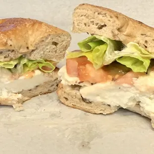 Buffalo Mozzarella, tomato, lettuce, balsamic