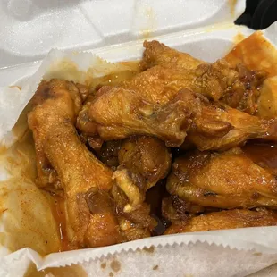 Wings- They mix the flavors together if you order two flavors. I thought it would be half and half. Still good.
