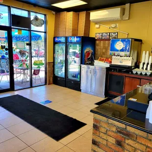 Dec 2021: Interior Pic 1 of 6