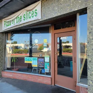 Sept '21- New York Pizza storefront