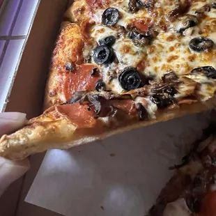 Cracker thin crust when I asked for regular