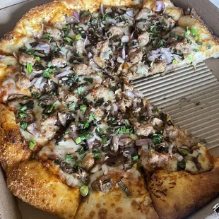 Thick crust red and pesto sauce, mushroom, green onion, red onion, sausage