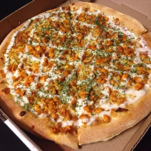 Medium Momma Mia Buffalo Chicken Pizza