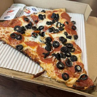 Slice....  Where&apos;s the crust!?!  Why is it cut in half?