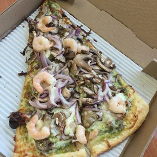 pesto shrimp  pizza