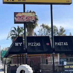 Exterior of New York Pizza