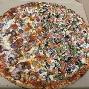 Half meatlover/Vegetarian Pizza