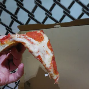 Soggy shite... passing for a New York style pizza??!!