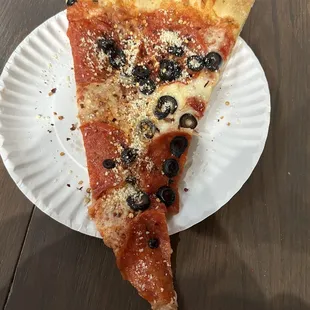 Pepperoni &amp; black olive pizza