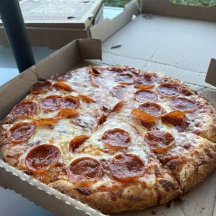 Medium pepperoni pizza