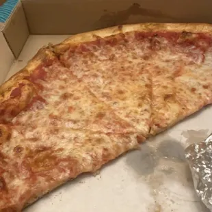 Cheese pizza pie