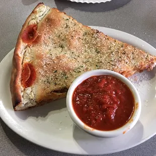 Unimpressed &quot;stuffed&quot; pizza and &quot;marinara&quot;.