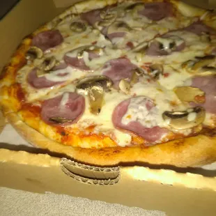 Ham &amp; mushroom pizza (small)
