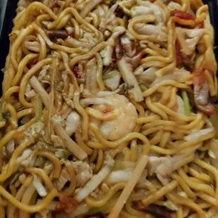 Combination lo mein
