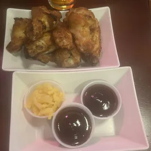 food, chicken wings, chicken, bbq wings, fried chicken, fried chicken wings, poultry, bbq chicken, chicken wings and fried chicken