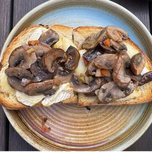 Mushroom and bruschetta grilled cheese board
