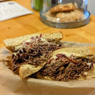 a roast beef sandwich