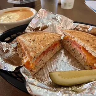 Tuna Melt Classic, Mixed Soup