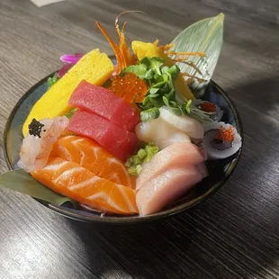 Golden Chirashi bowl