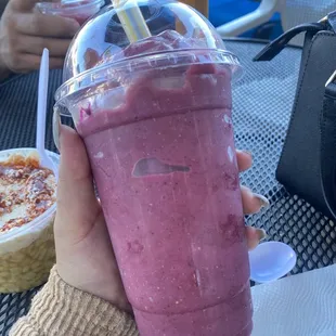 Açaí and pitaya smoothie