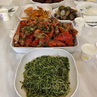 28. Clams with Satay Sauce