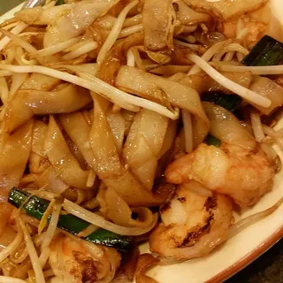 110. Rice Noodle with Shrimp