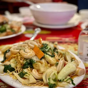 Crispy Fried Noodle With Seafood