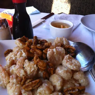 Shrimp With Walnut