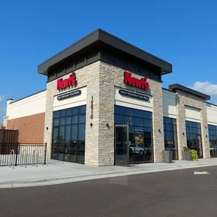 the exterior of a restaurant